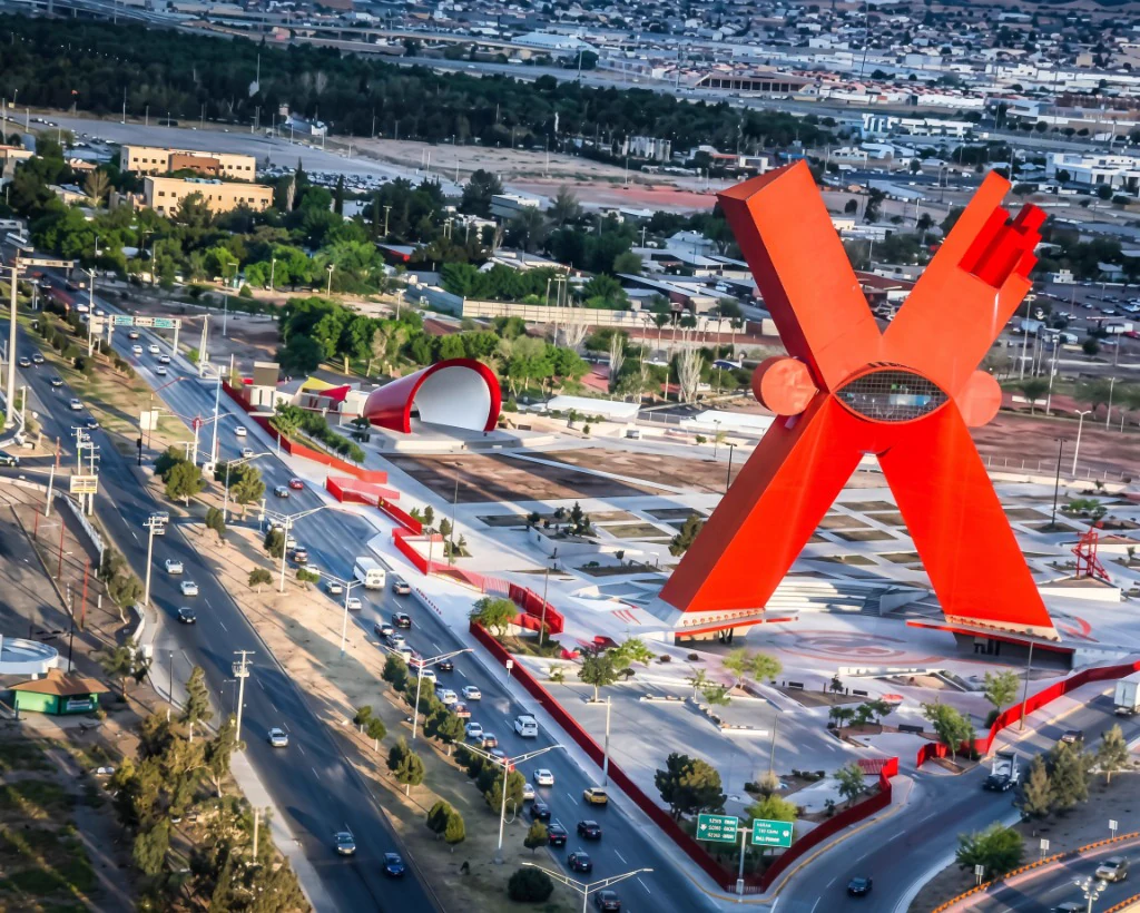 Ciudad Juárez Chihuahua - Plaza de la Mexicanidad Monumento La X - Cobertura Industrial PROASCA